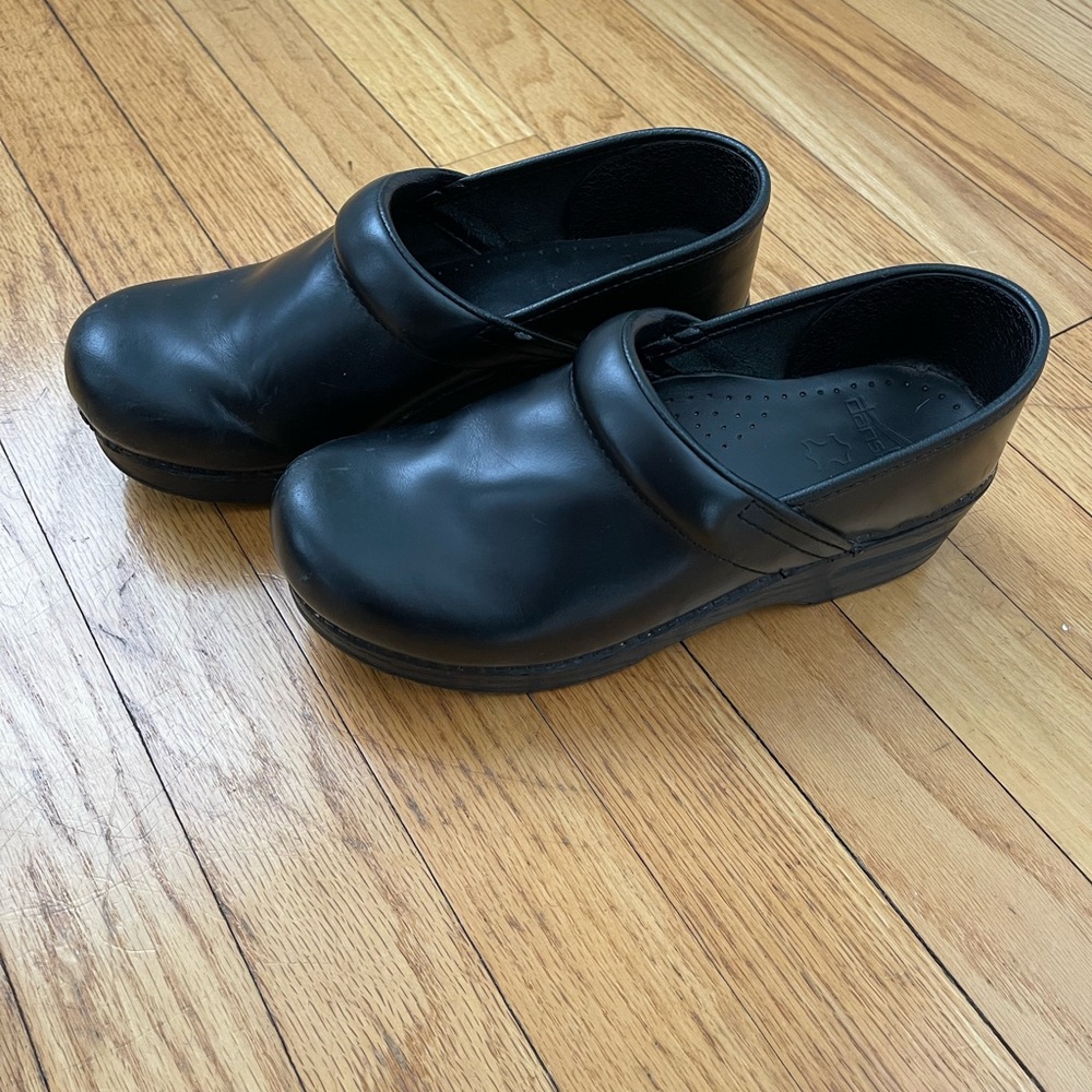 Dansko Womens clogs